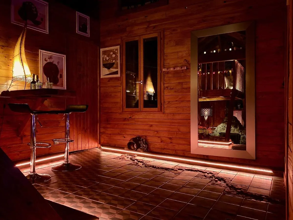 Villa Shangri-La At Concepts En Barousse Crechets